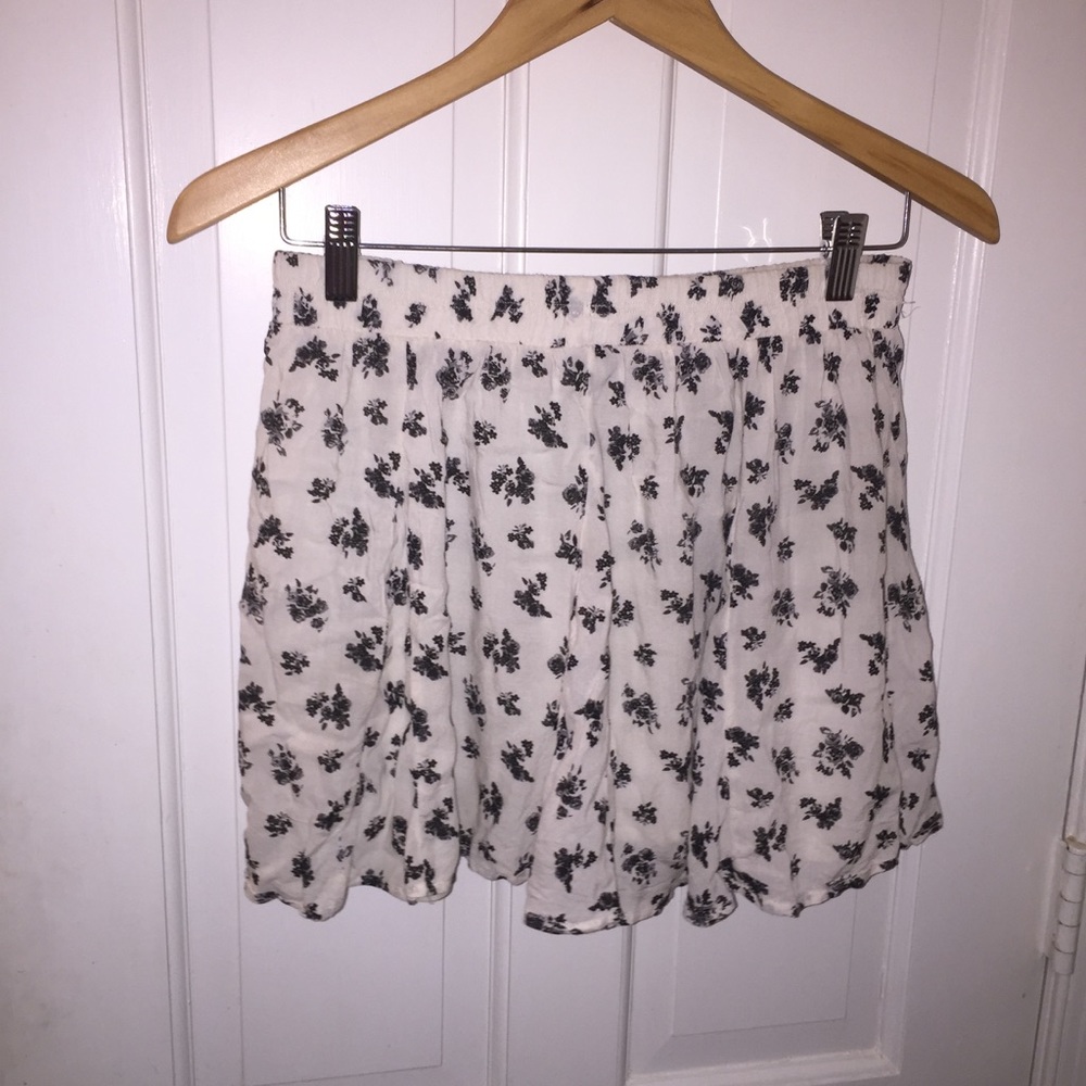 Floral skirt white